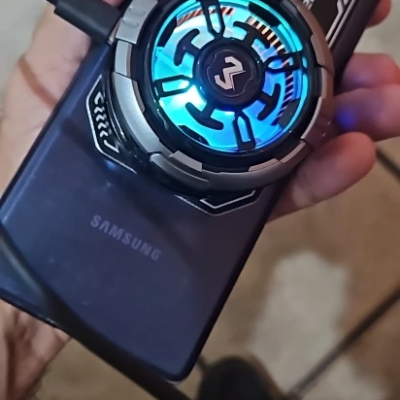 קירור וטעינה אלחוטית במוצר אחד – יותר משחק, פחות חום